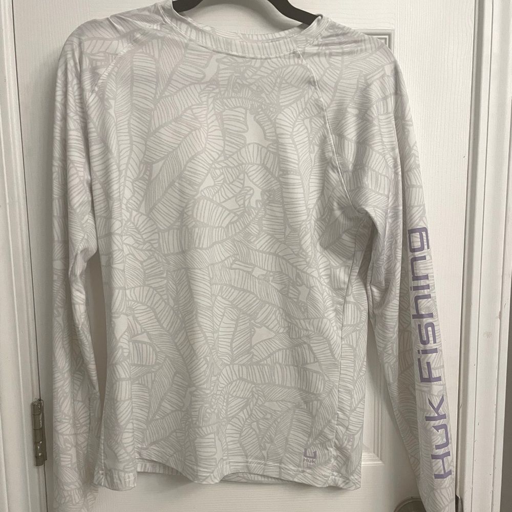 HUK women’s medium fishing shirt